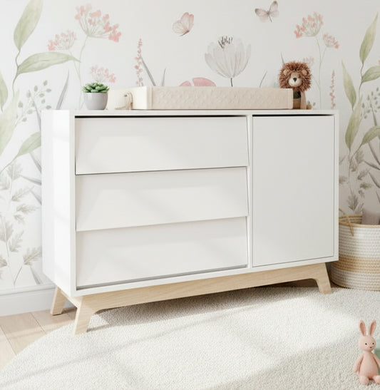 Cômoda de Bebê Raika com Porta Branca e Pé Madeira Clara