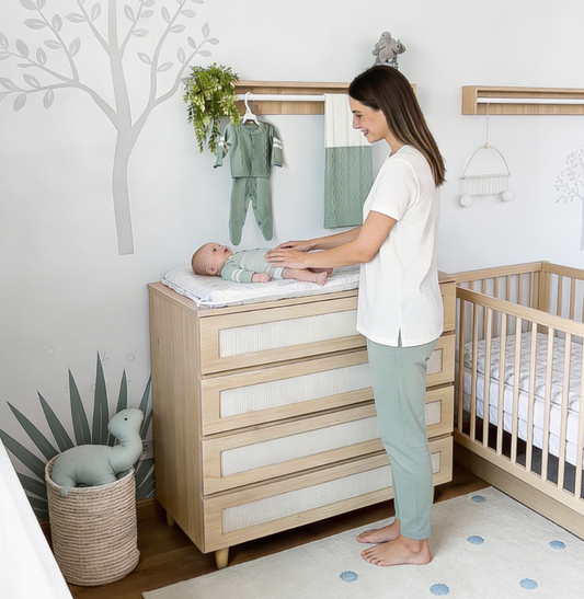 Cômoda de Bebê Haus Nature com Palha e 4 Gavetas Carvalho 110cm