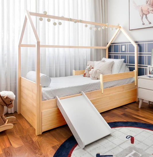 Cama com Casinha Up 2 em 1 com Cama Auxiliar Carvalho e Escorregador Branco