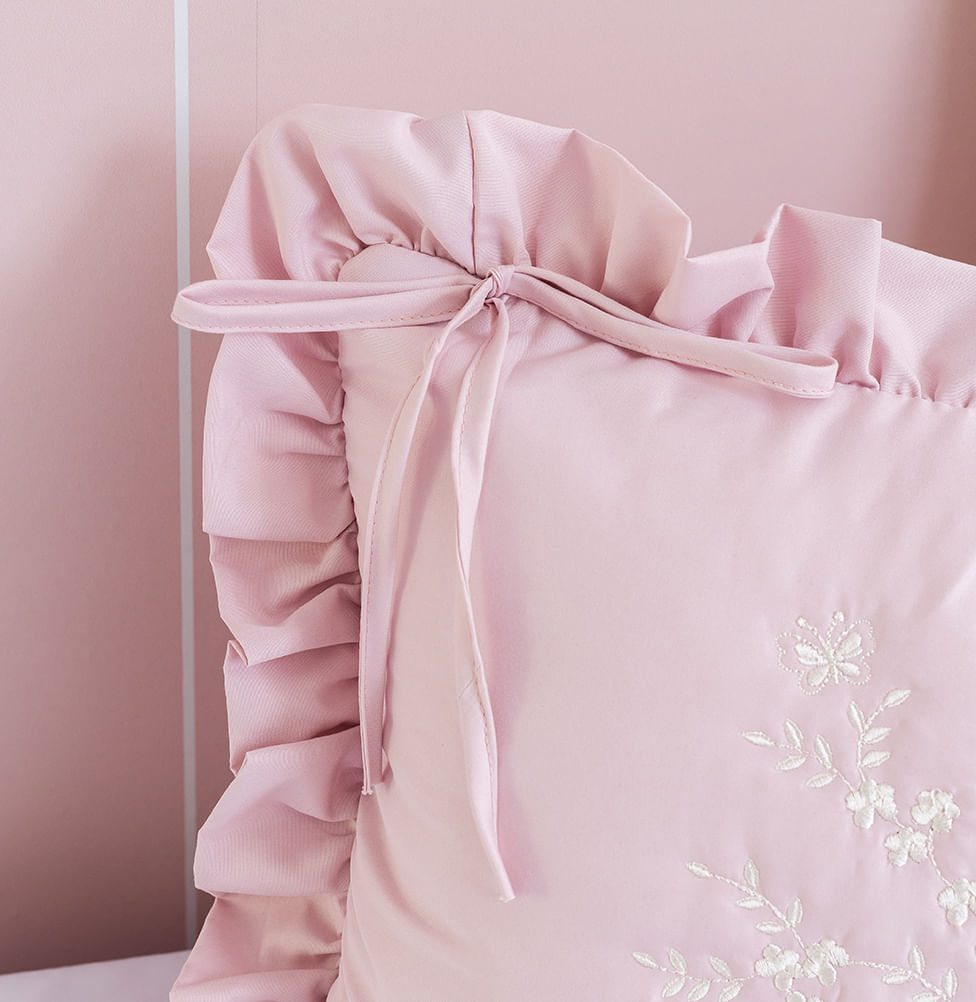 Capa Almofada Bordado Flores e Borboletas Rosa Nuvem - 60x40cm