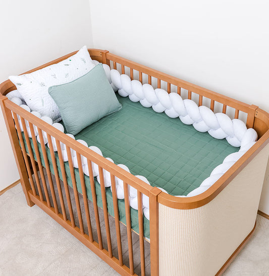 Kit Berço 5 Peças Quadradinho Xadrez com Bordado de Ramos - Verde Seco