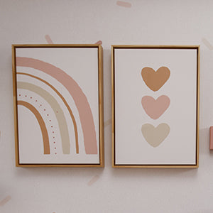 Decoração de parede para quarto de bebê: quadros, conjuntos e ideias por tema