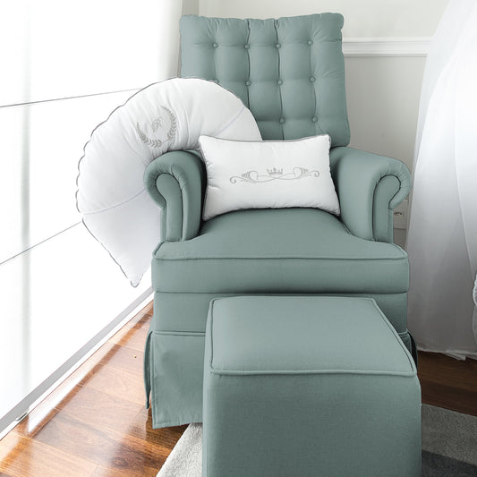 Poltrona de amamentação colorida: como usar cor no quarto do bebê com equilíbrio e personalidade