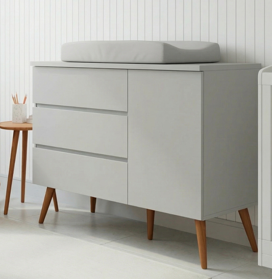 Cômoda de Bebê Viena com Porta Cinza Harbor com Pé Mel