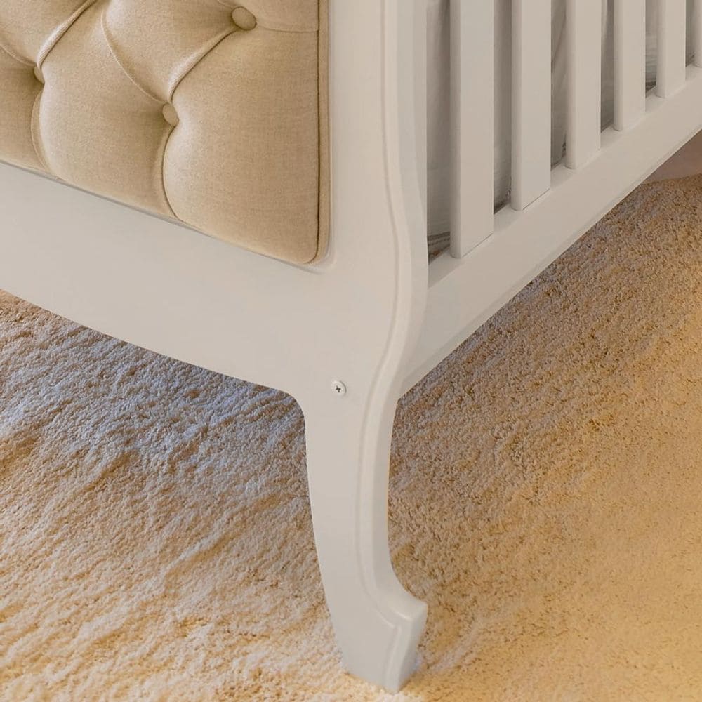 Berço Nóbile Branco com Capitonê Bege