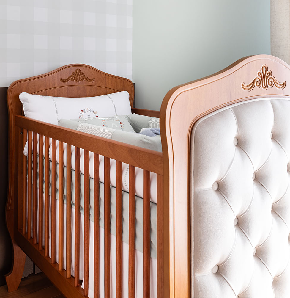 Berço Nóbile Madeira com Capitonê Bege