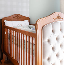 Berço Nóbile Madeira com Capitonê Bege