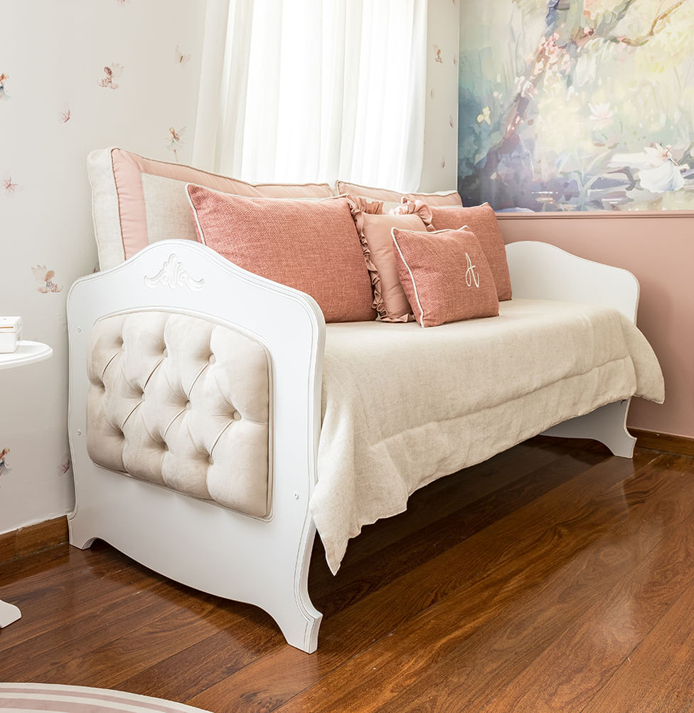 Cama Sofá Nóbile Branco Provençal com Capitonê