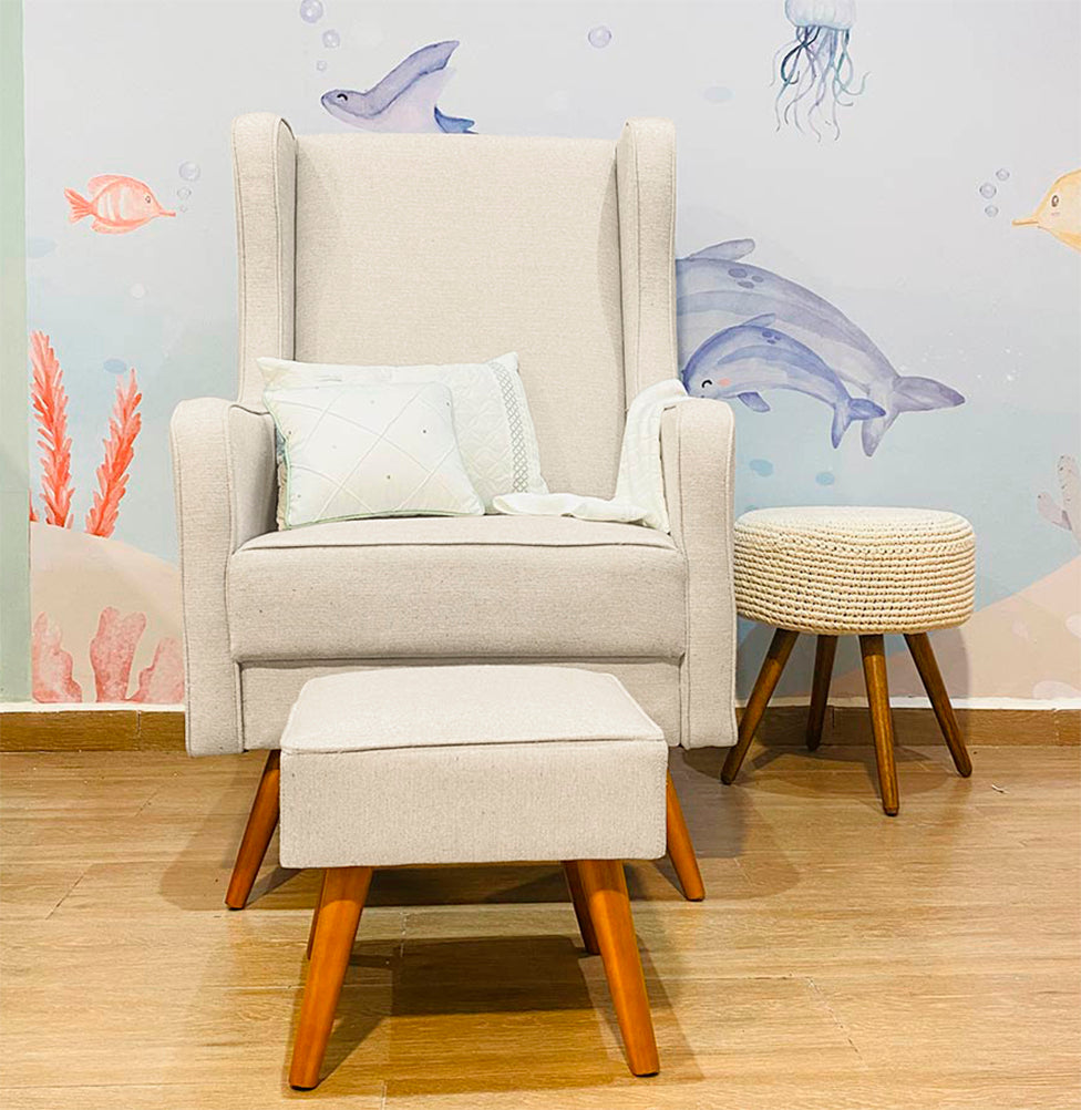 Poltrona de Amamentação Viena com Puff Linho Bege