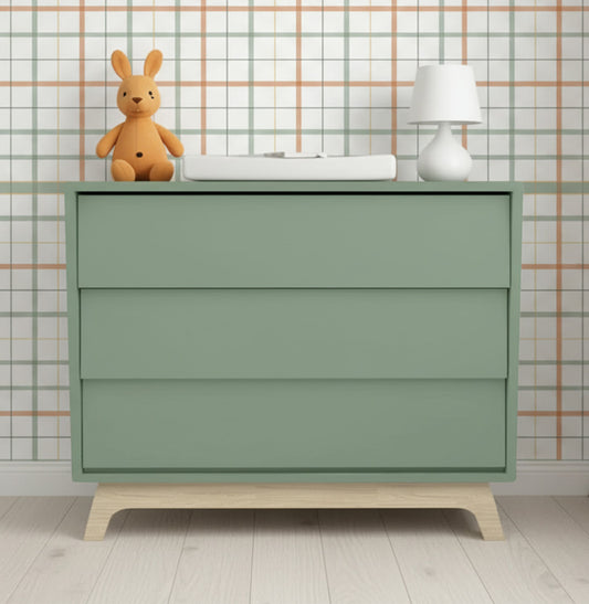 Cômoda de Bebê Raika 3 Gavetas Verde Jardim com Pé Madeira Clara