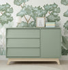 Cômoda de Bebê Raika com Porta Verde Jardim e Pé Madeira Clara