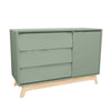 Cômoda de Bebê Raika com Porta Verde Jardim e Pé Madeira Clara