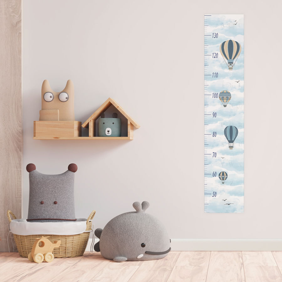 Régua de Crescimento Balão no Céu Azul Claro