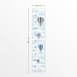 Régua de Crescimento Balão no Céu Azul Claro