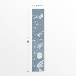 Régua de Crescimento Astronauta no Espaço Azul Clássico