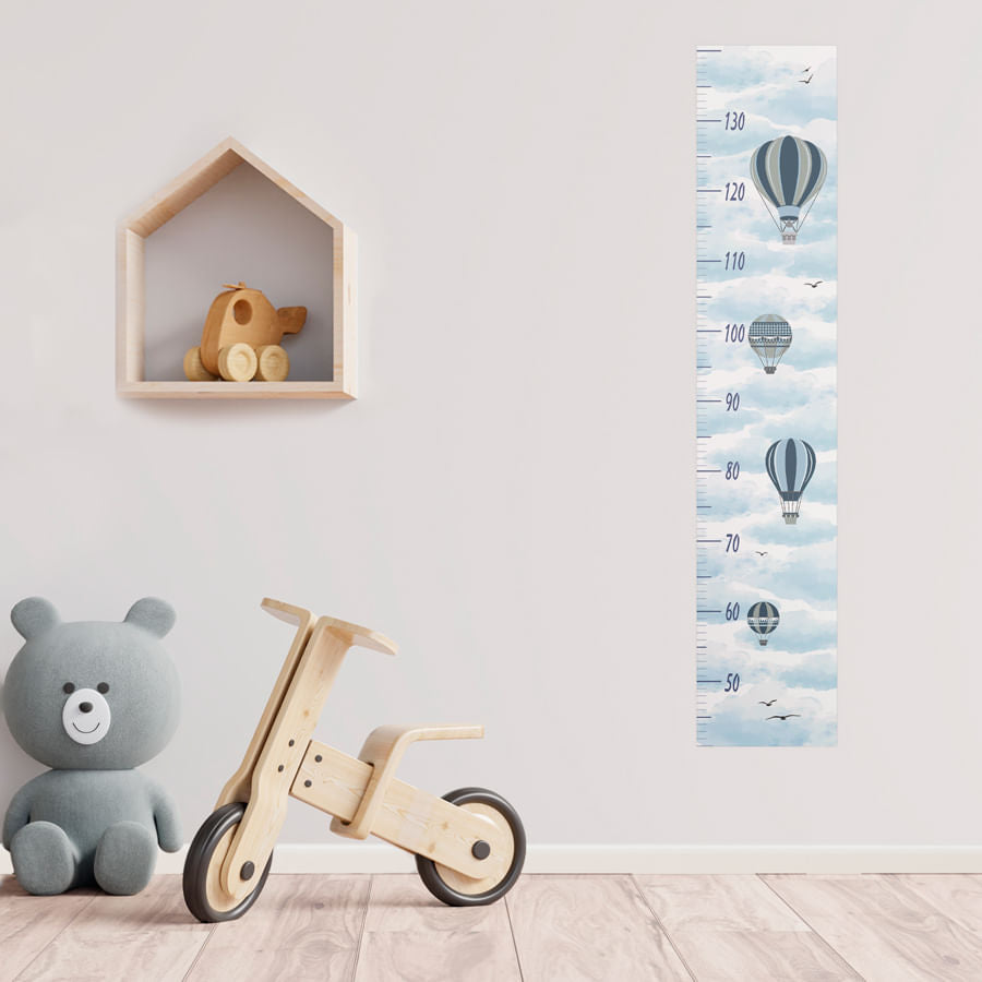 Régua de Crescimento Balão no céu Cinza