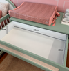 Cômoda de Bebê Haus Nature com Palha e 4 Gavetas Verde Jardim e Carvalho 110cm