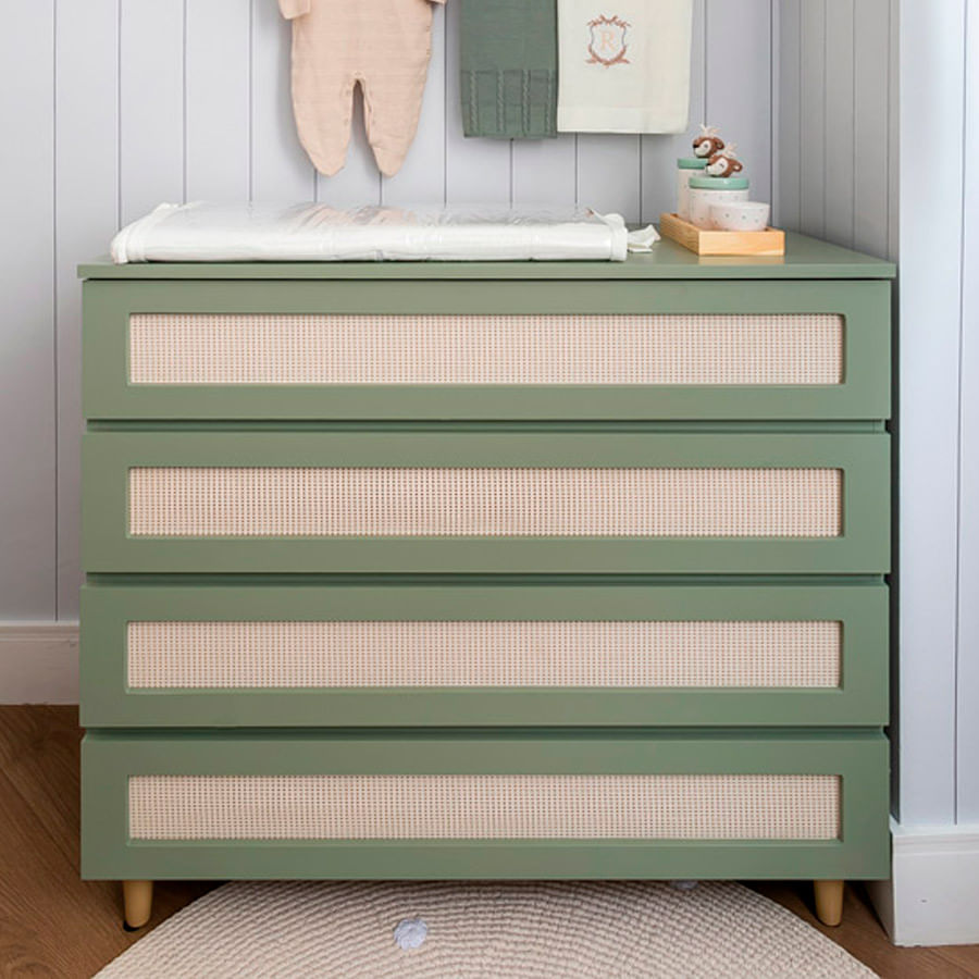 Cômoda de Bebê Haus Nature com Palha e 4 Gavetas Verde Jardim e Carvalho 110cm