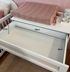 Cômoda de Bebê Haus Nature com Palha 4 Gavetas Branca e Carvalho 110cm