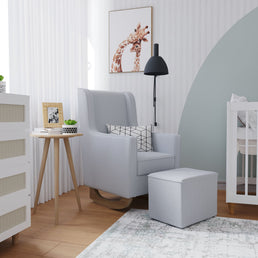 Poltrona de Amamentação Arcus com Balanço e Puff Cinza