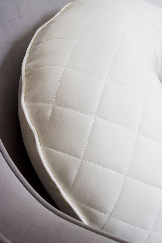 Almofada de Amamentação Quadradinho Cru