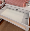 Cômoda de Bebê Haus Nature com Palha e 4 Gavetas Greige 110cm