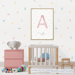 Quadro Infantil Com Inicial e Confetes - Vertical