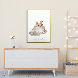 Quadro Infantil Esquilo na Floresta Bege - Vertical