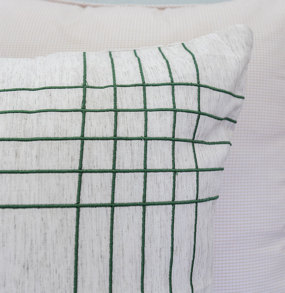 Capa de Almofada Linho Bordado Xadrez - Verde Seco 50x50cm