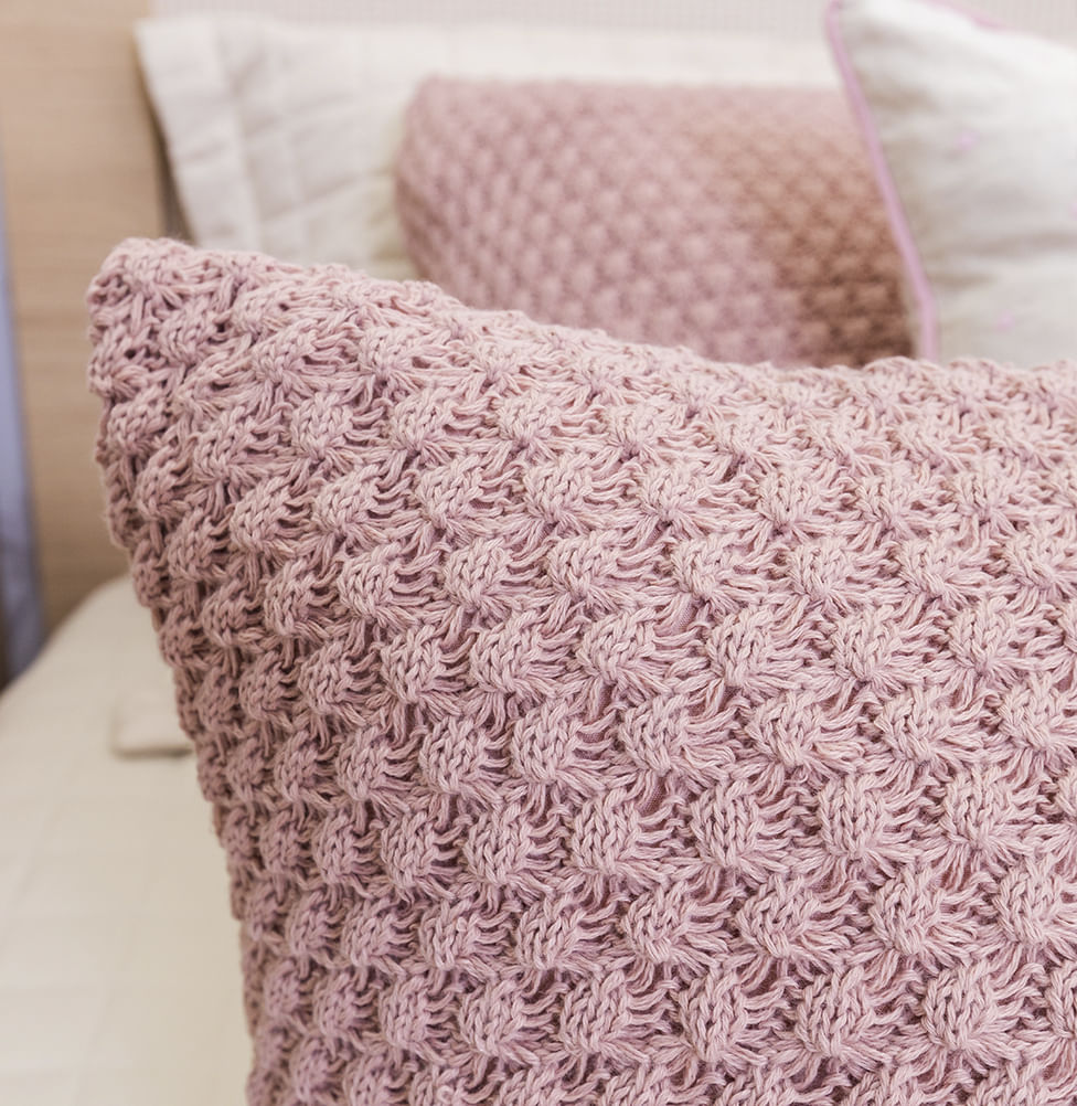 Capa de Almofada Tricot Colmeia 50cm x 50cm - Rosa