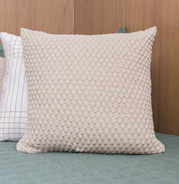 Capa de Almofada Tricot Colmeia 50cm x 50cm - Bege Geada
