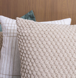 Capa de Almofada Tricot Colmeia 50cm x 50cm - Bege Geada