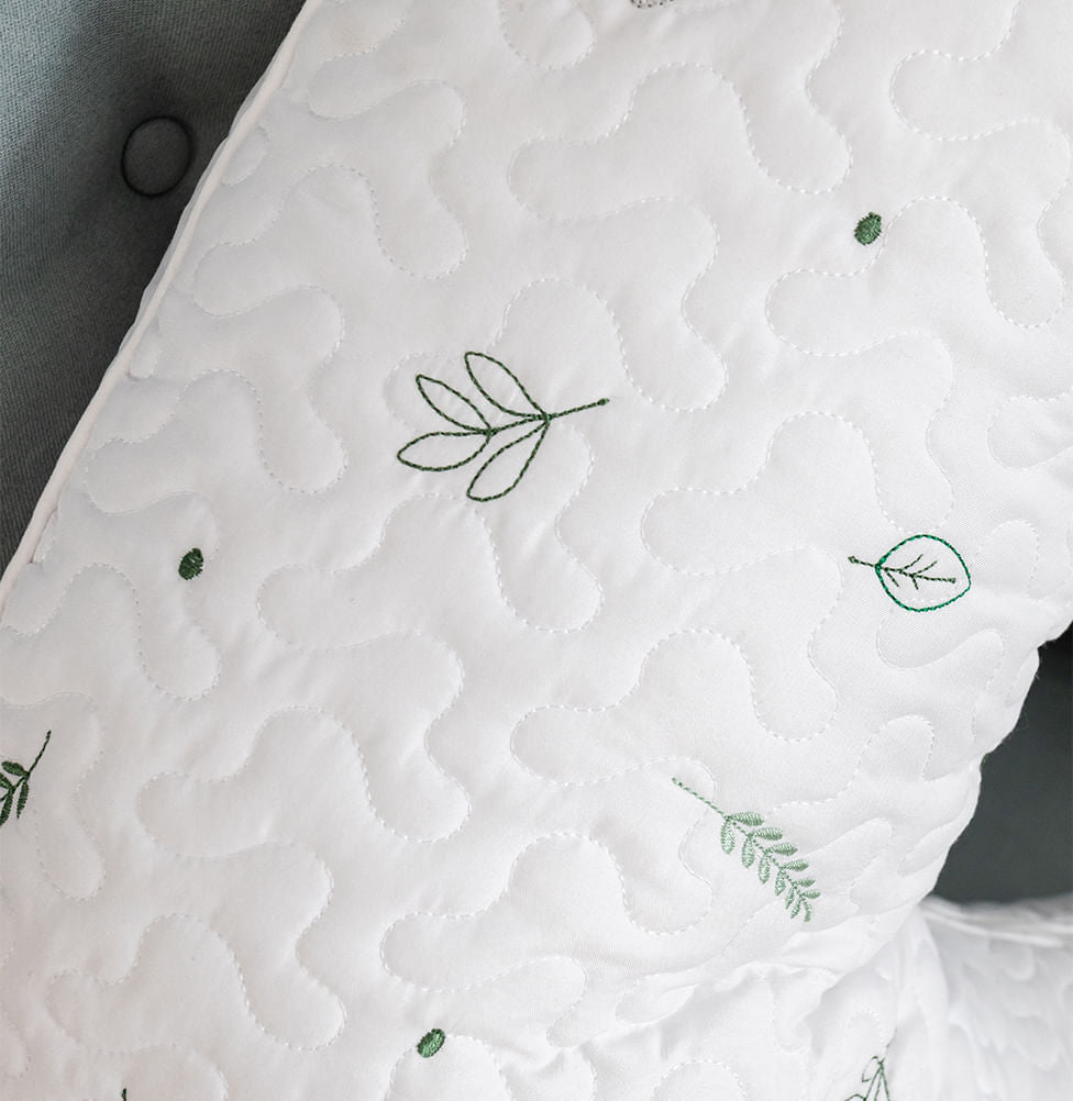 Almofada de Amamentação Bordado Ramos - Branco