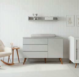 Cômoda de Bebê Viena com Porta Cinza Harbor com Pé Mel