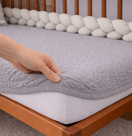 Colcha Com Elástico Para Berço Infinity - Cinza