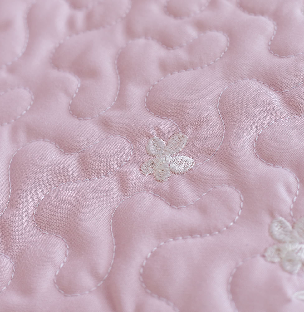 Trocador Bordado Flores e Borboletas - Rosa Nuvem