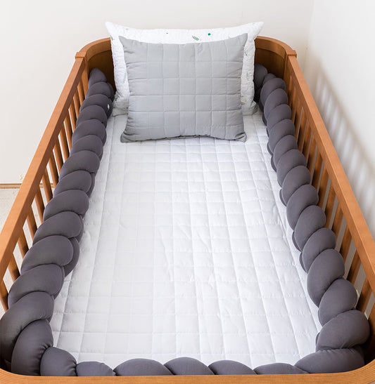 Kit Berço 5 Peças Quadradinho com Bordado de Ramos - Branco e Cinza