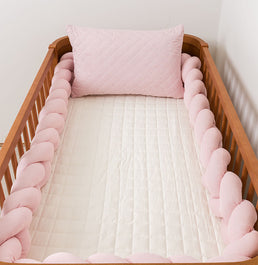 Kit Berço 5 Peças Quadradinho com Bordado Poá - Rosa Chá e Branco