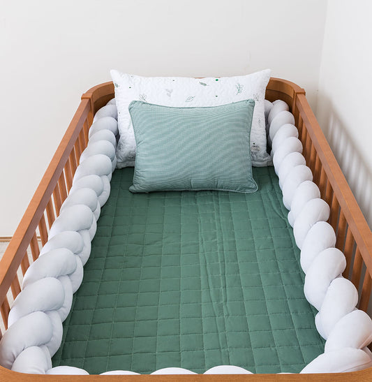 Kit Berço 5 Peças Quadradinho Xadrez com Bordado de Ramos - Verde Seco 