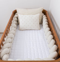 Kit Berço 5 Peças Quadradinho e Retangulo com Bordado Poá - Bege