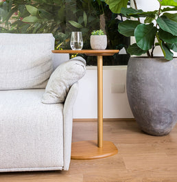 Mesa de Apoio Aura com Haste Dourada - Cinamomo