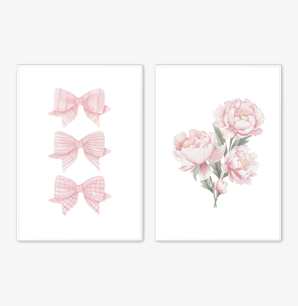 Conjunto com 2 Quadros Inicial Laços e Flores Rosa Moldura Filete Branca