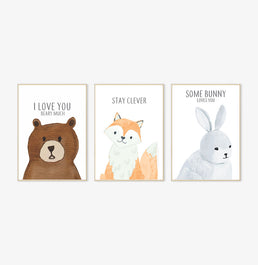Conjunto com 3 Quadros Coelho, Urso e Raposa Moldura Filete Pinus
