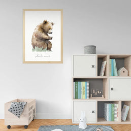 Quadro Infantil Urso na Floresta Verde - Vertical