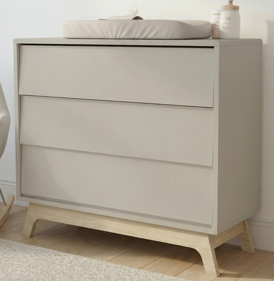 Cômoda de Bebê Raika 3 Gavetas Greige Com Pé Madeira Clara