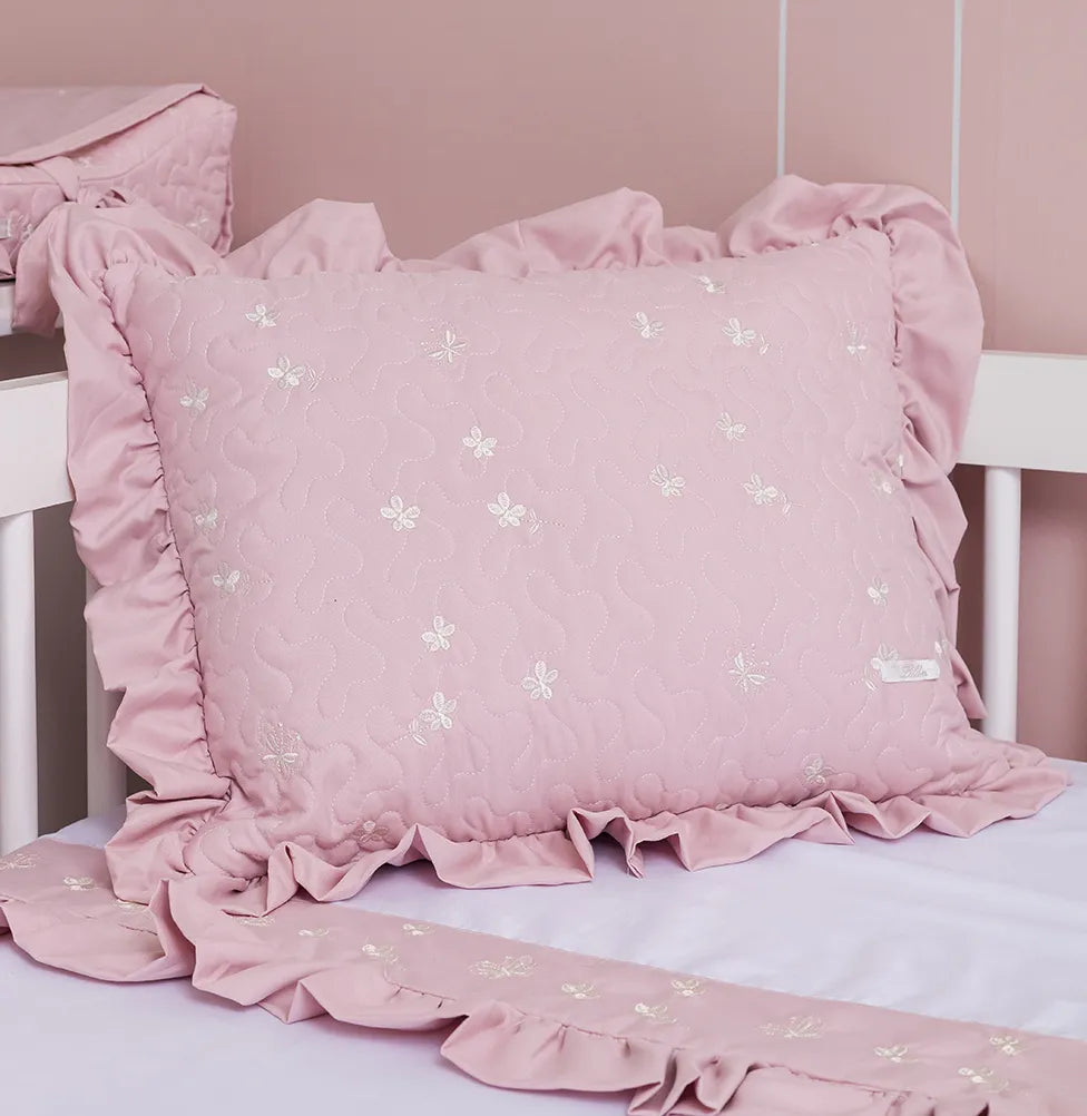 Almofada Bordada Flores e Borboletas Rosa Nuvem - 40x30cm