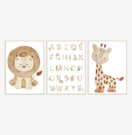 Conjunto com 3 Quadros Leão, Girafa e Alfabeto Color Moldura Filete Pinus - Vertical