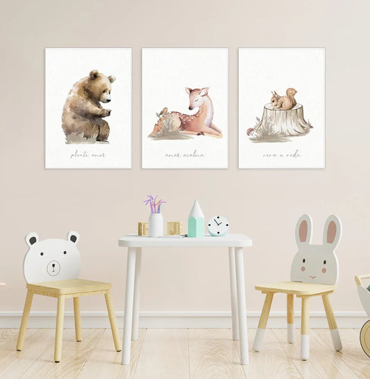 Conjunto com 3 Quadros Urso, Esquilo e Cervo Bege Moldura Filete Branca - Vertical