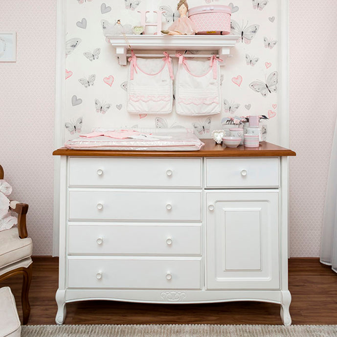 Quarto de Bebê Revoada de Borboletas